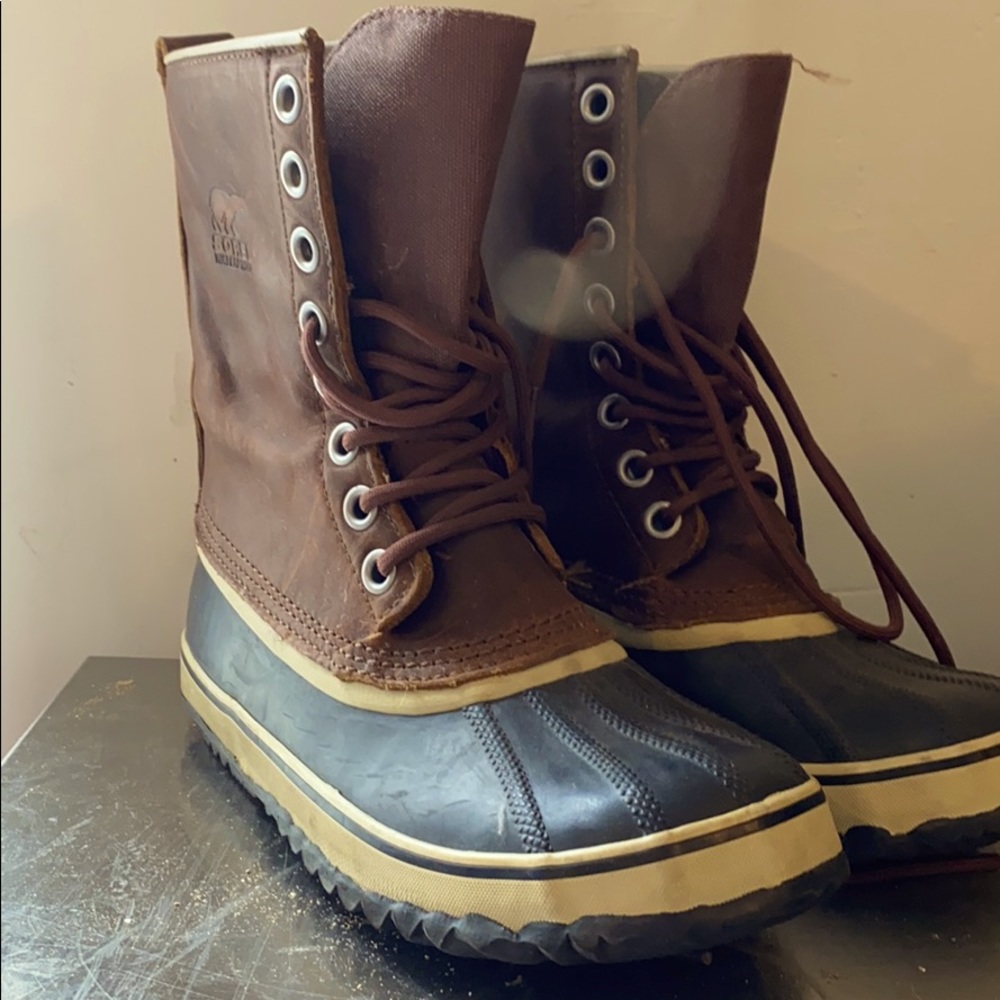 Sorel Caribou Size 9